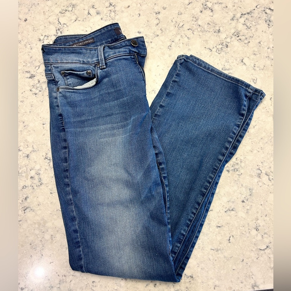 *SOLD* NYDJ Marilyn Straight Blue Jeans Sz 6
